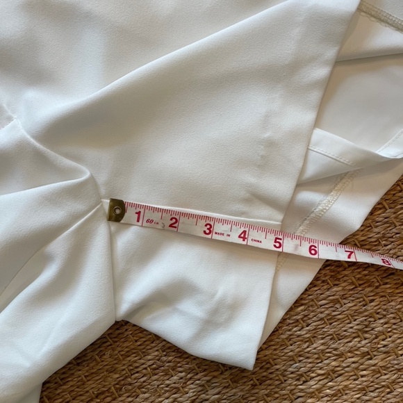 NWOT Trina Turk Hermosa Shorts, White in Size 6. - Picture 5 of 7